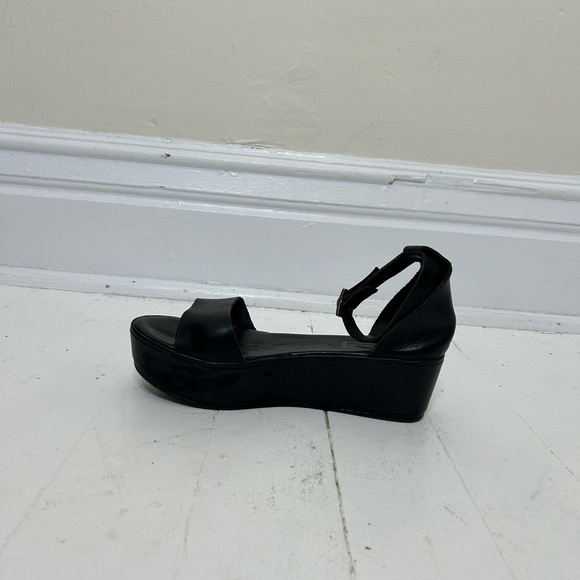 Black Strappy Platforms (Topshop) - Picture 7 of 11